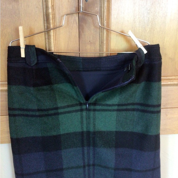Talbots 8 wool, lined back zip mini Fall & winter plaid skirt - Picture 4 of 6
